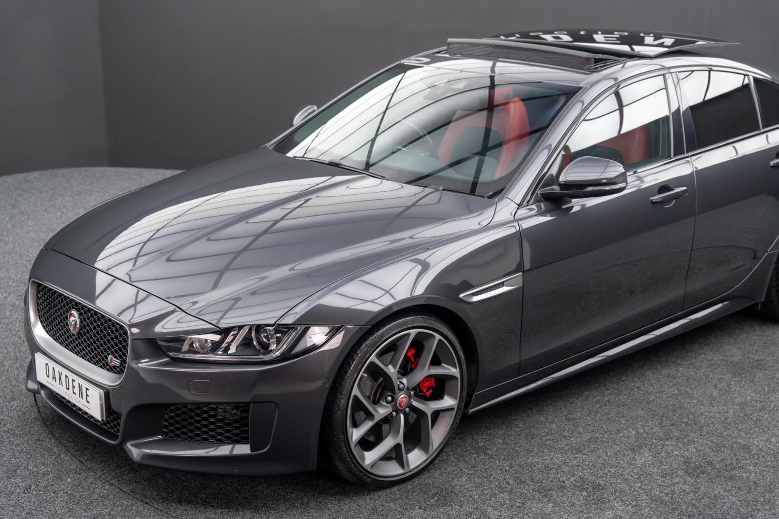 Jaguar XE