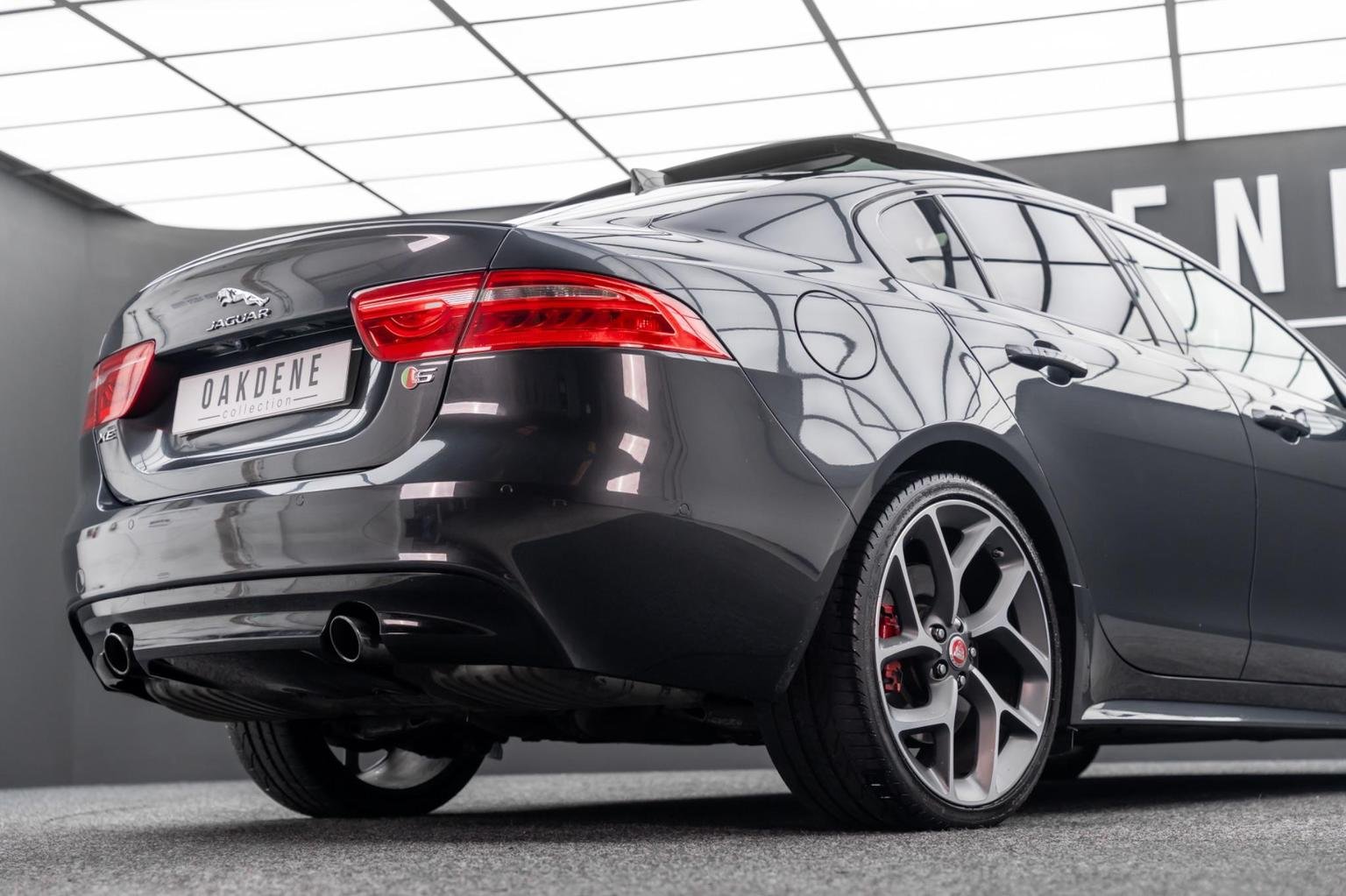 Jaguar XE