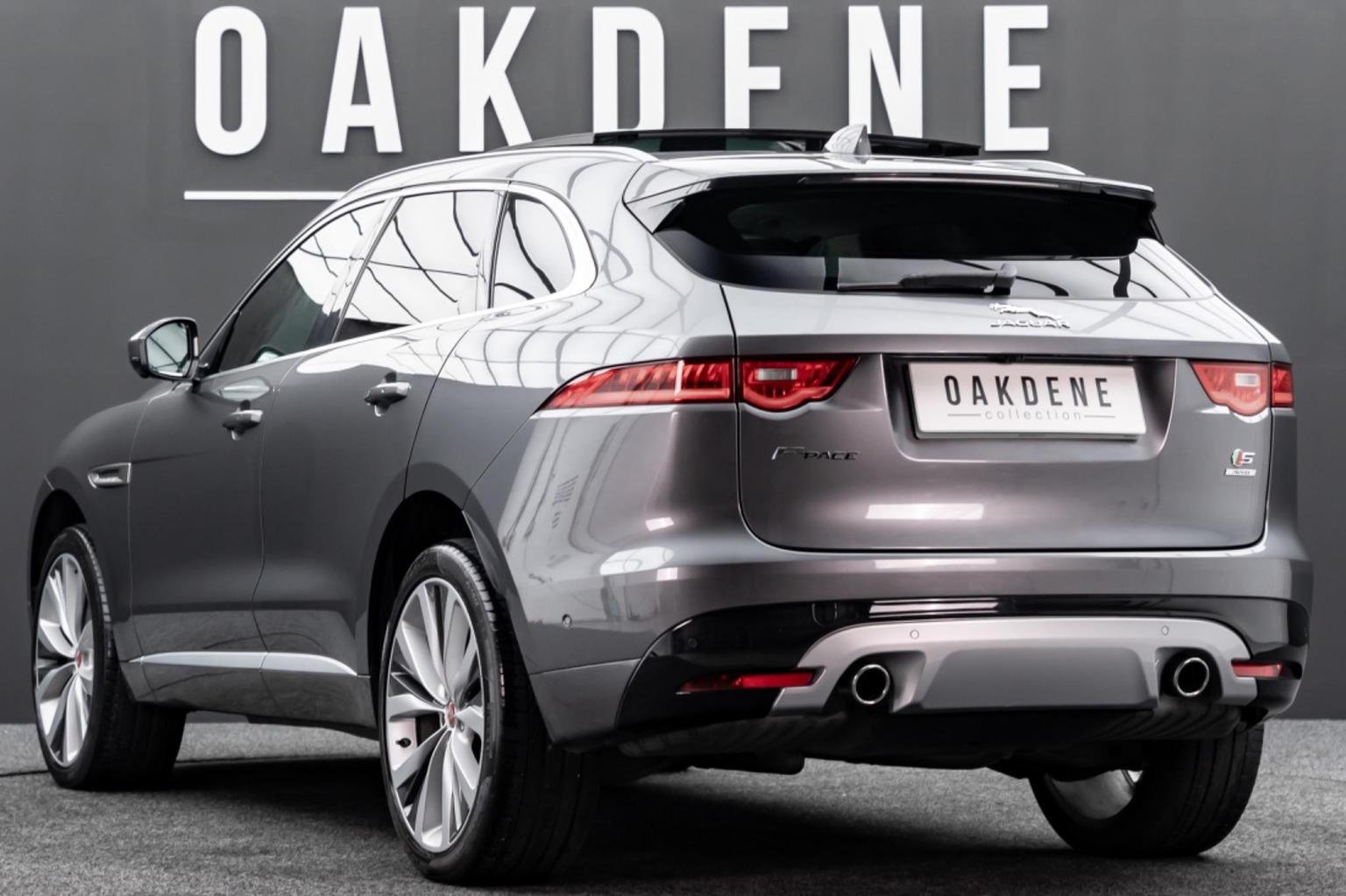 Jaguar F Pace