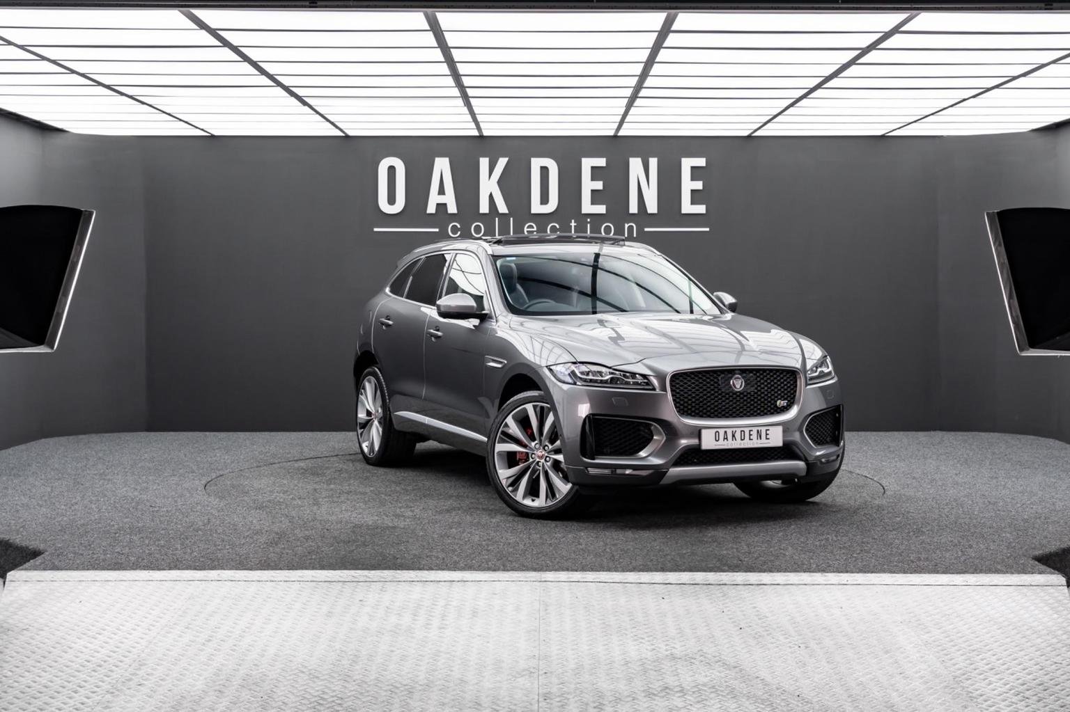 Jaguar F Pace