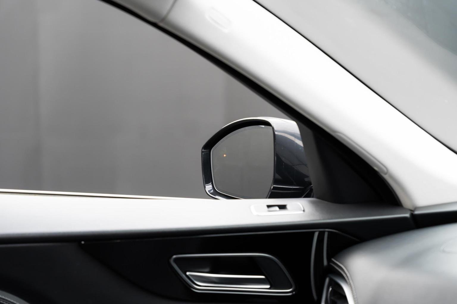 Jaguar F Pace