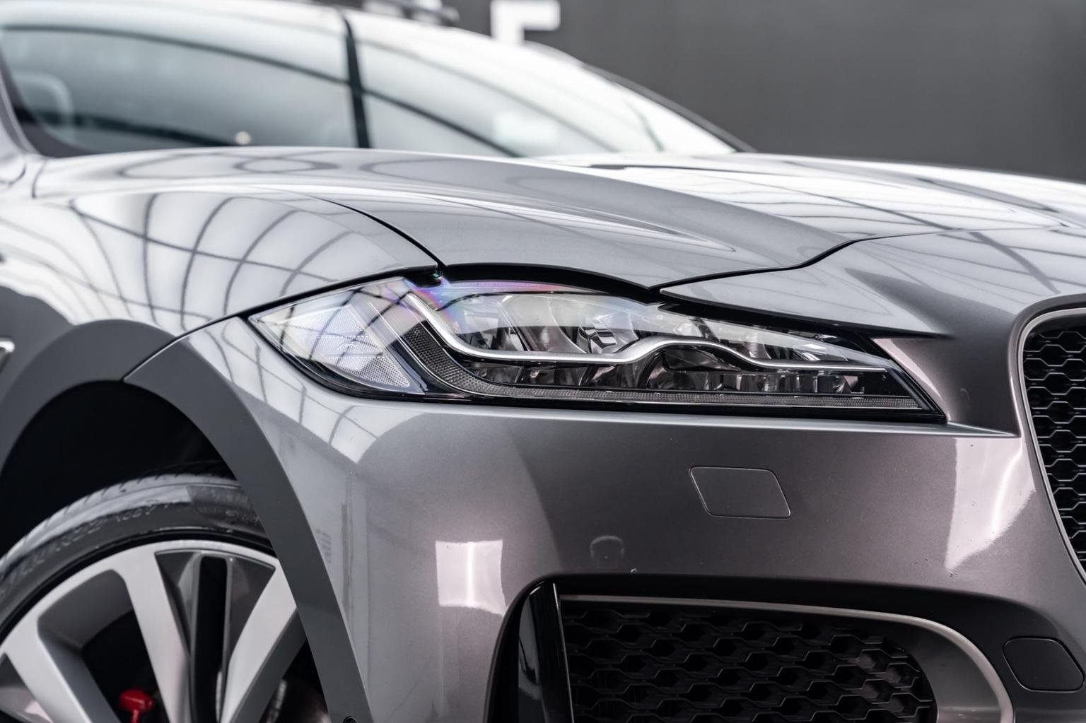 Jaguar F Pace
