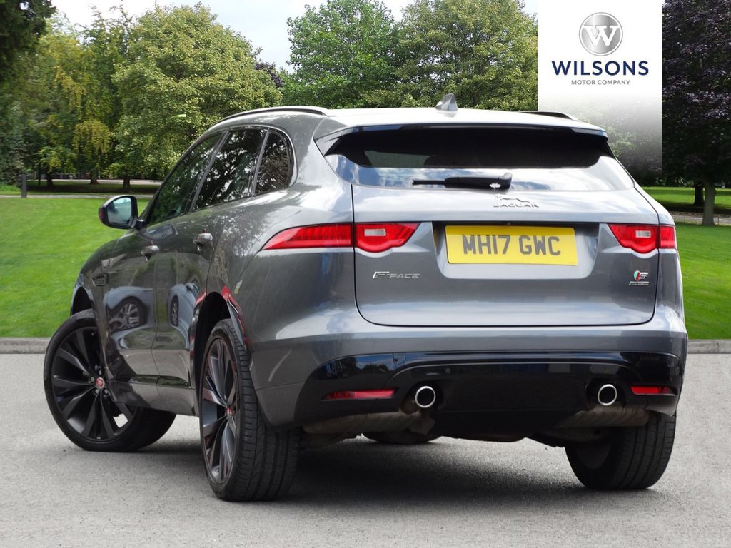 Jaguar F Pace