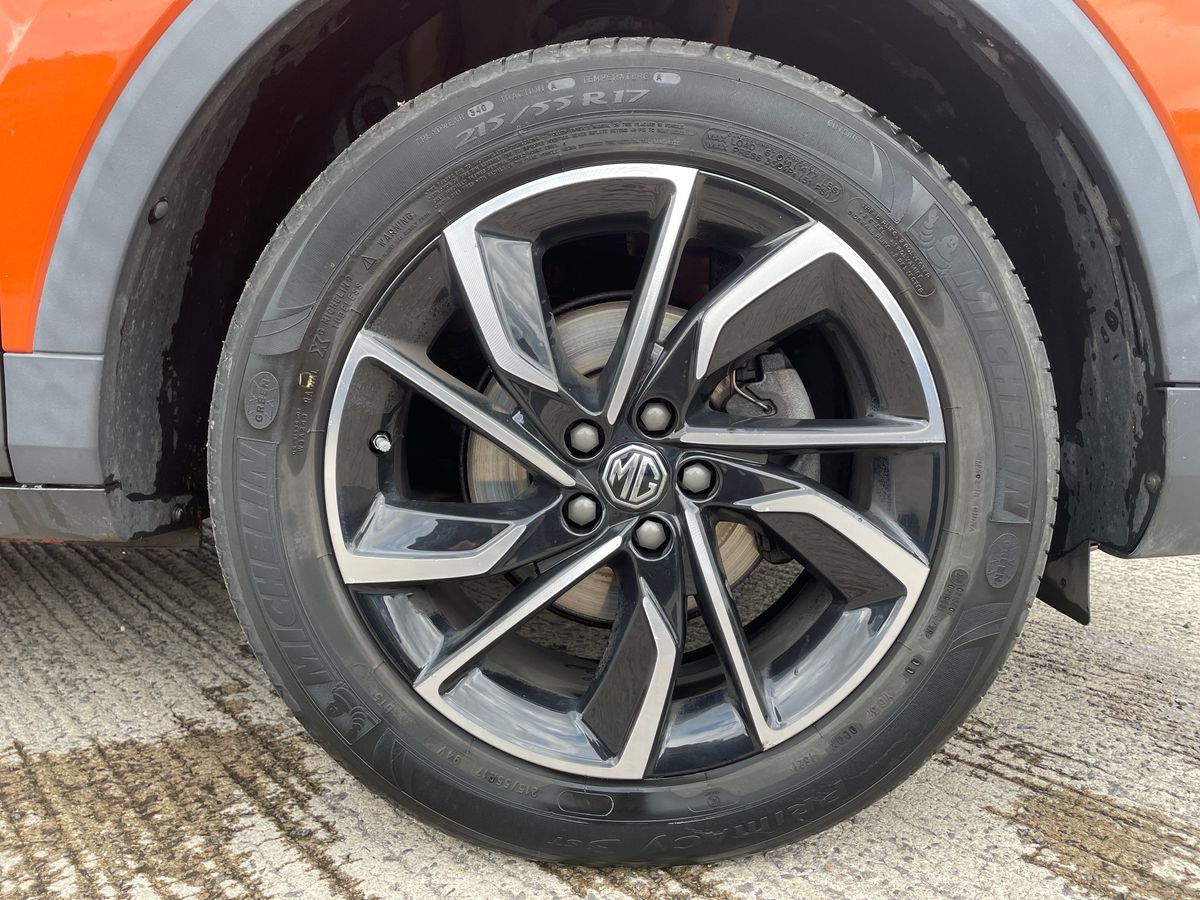 MG ZS