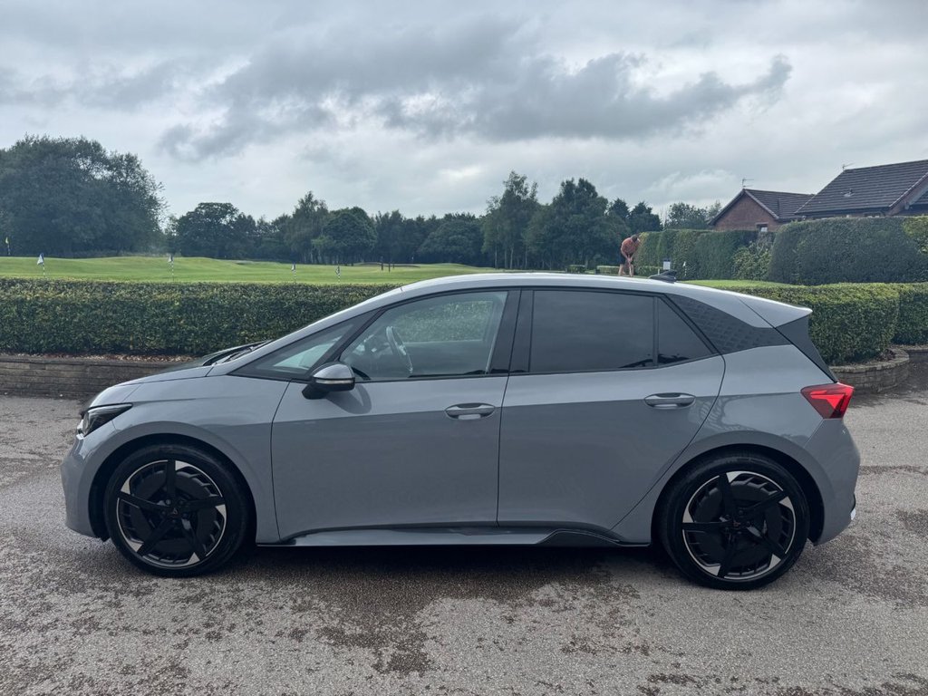SEAT Born