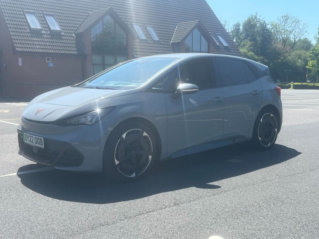 SEAT Born