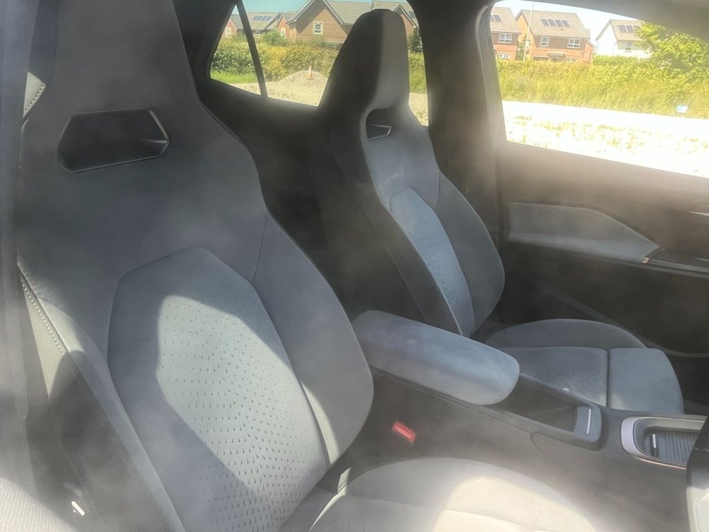 SEAT Born
