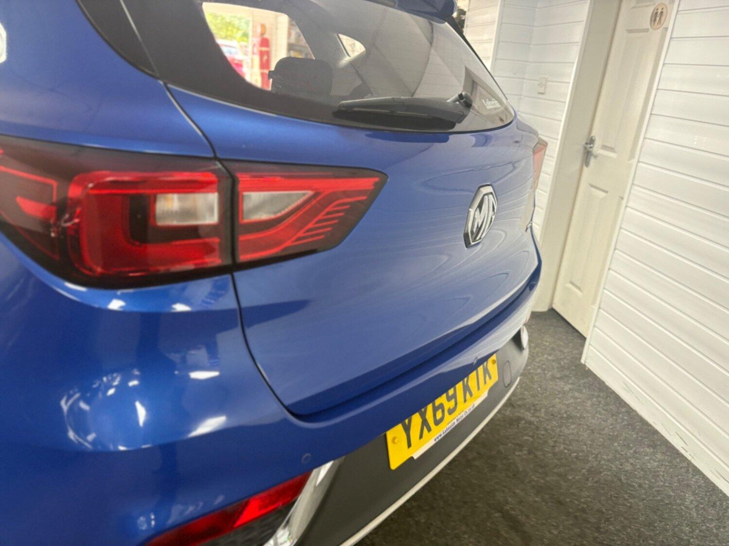 MG ZS