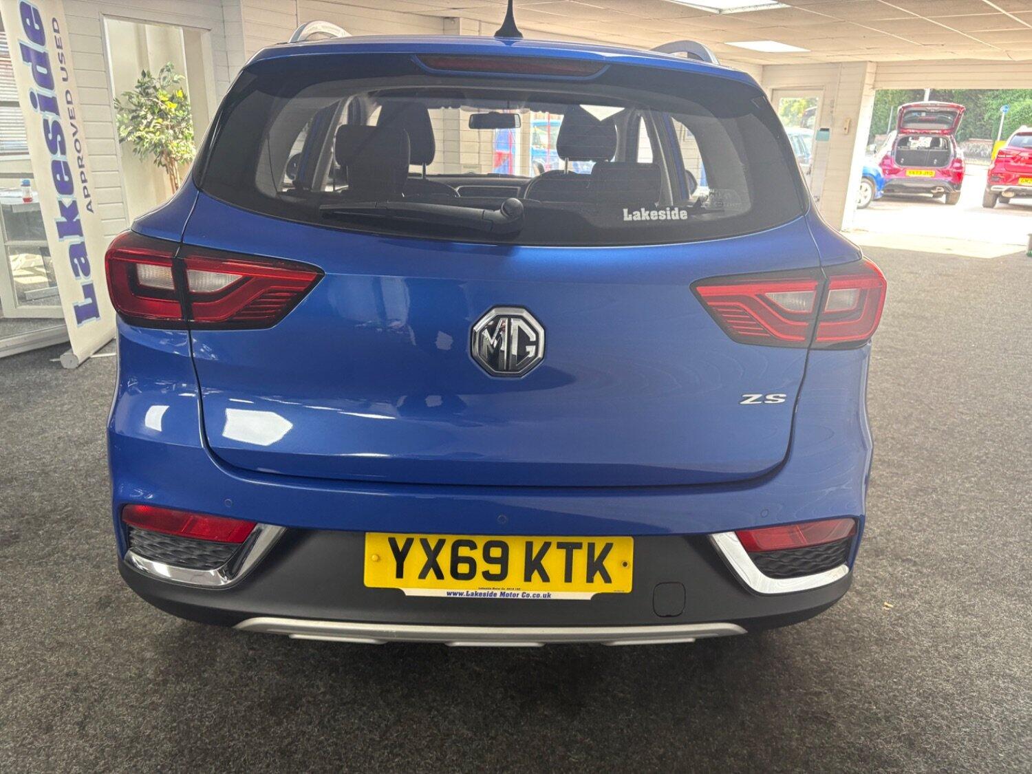 MG ZS