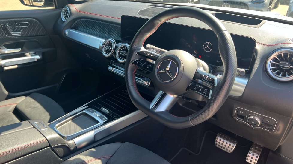 Mercedes Benz EQB