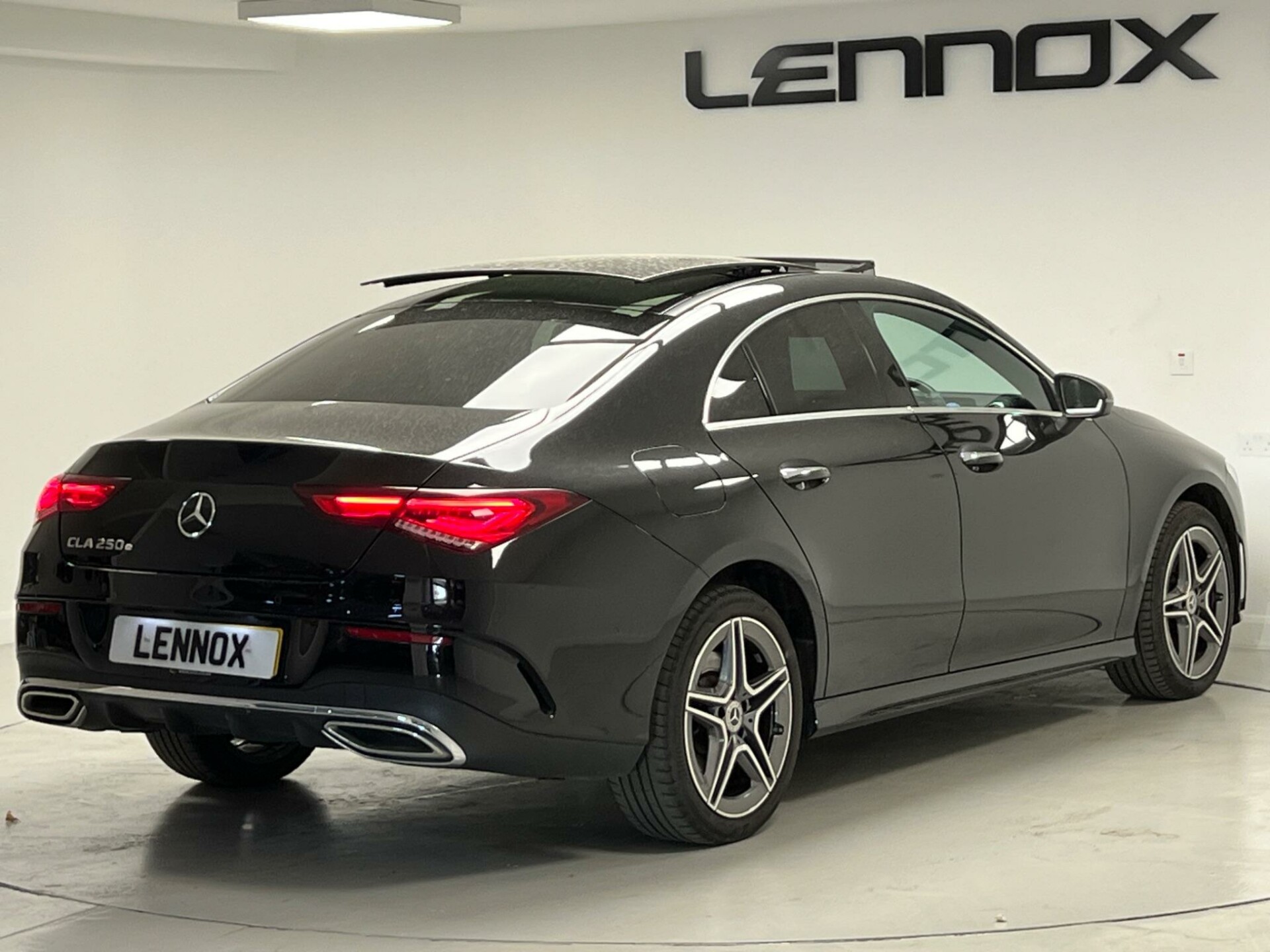 Mercedes Benz CLA
