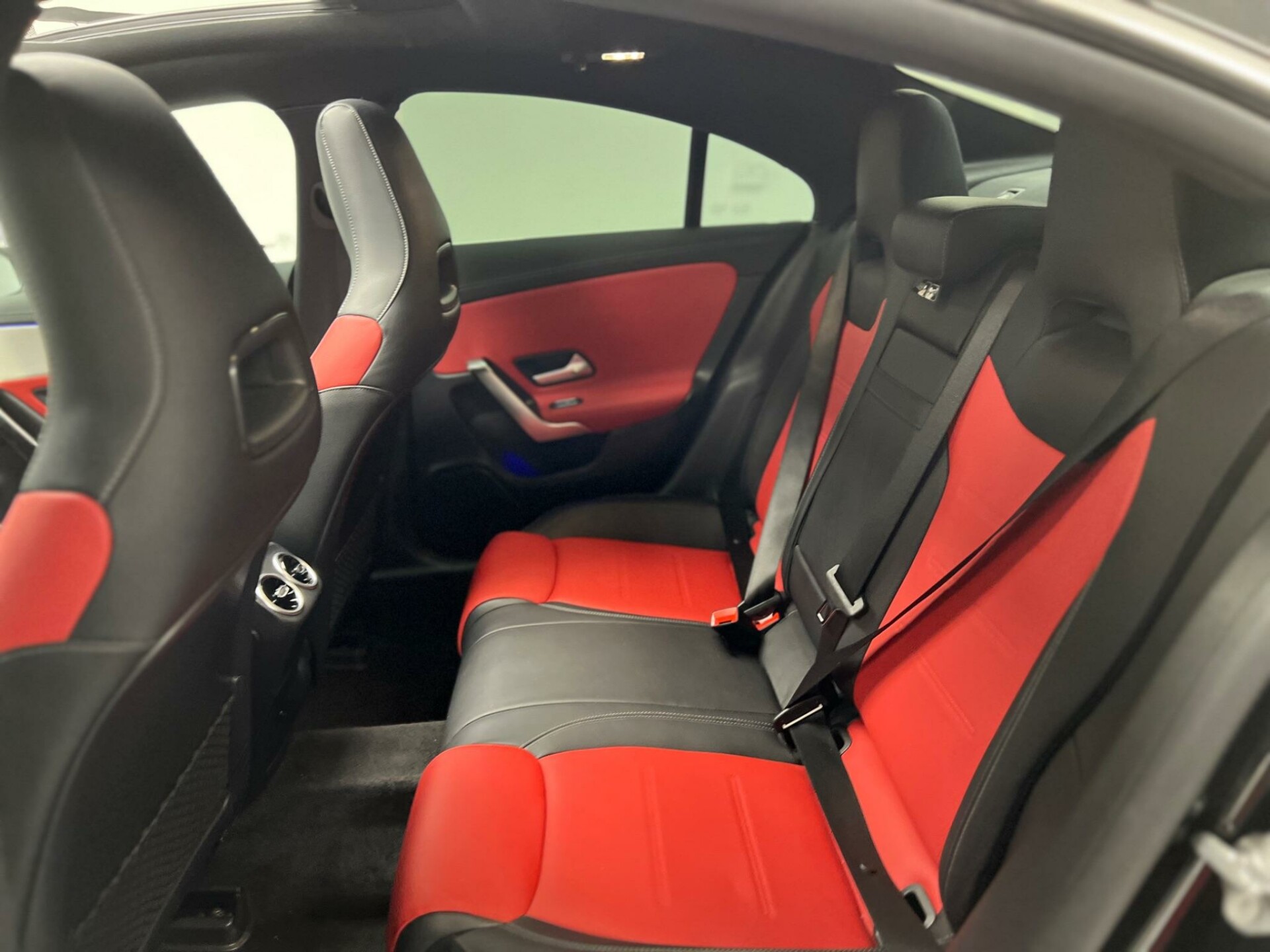Mercedes Benz CLA