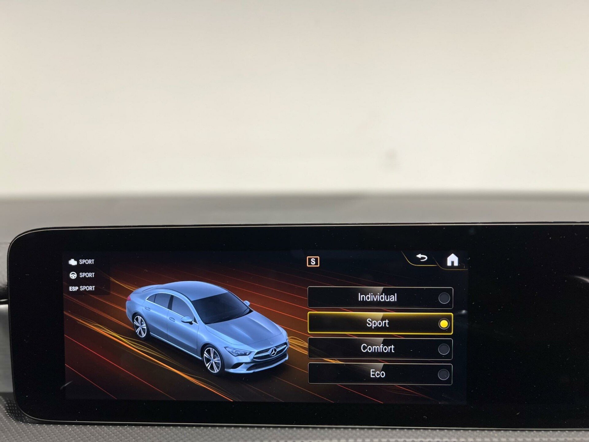 Mercedes Benz CLA