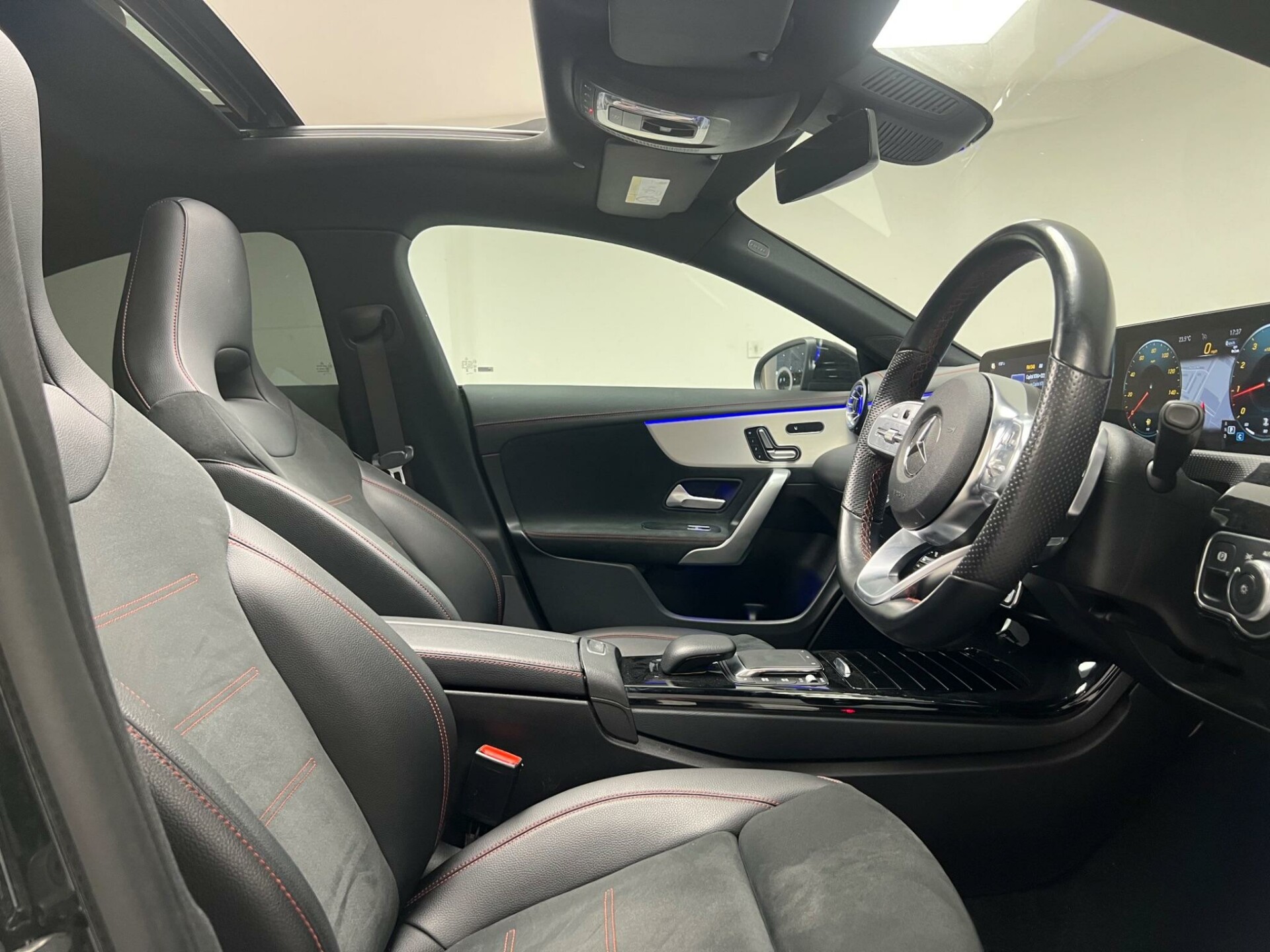 Mercedes Benz CLA