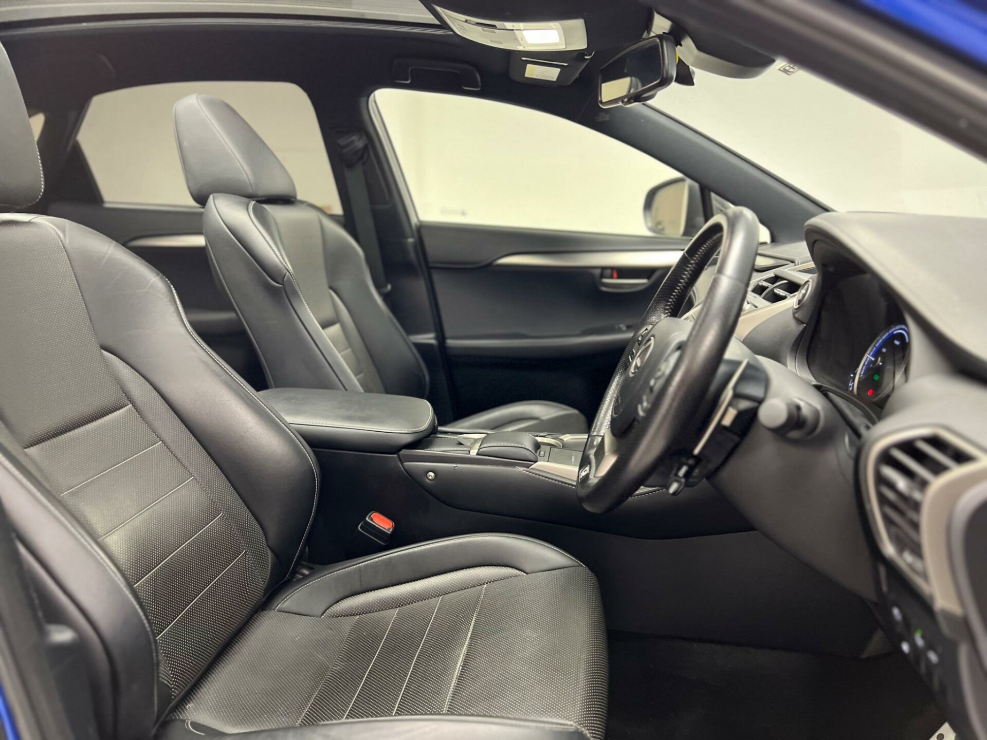 Lexus NX 300h