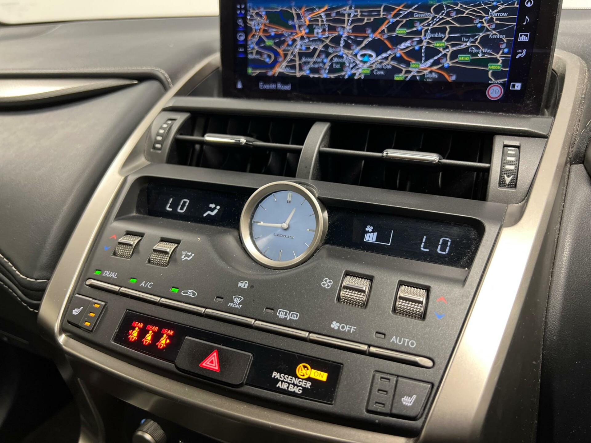 Lexus NX 300h