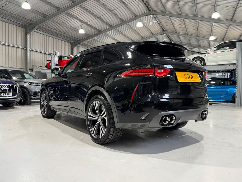 Jaguar F Pace