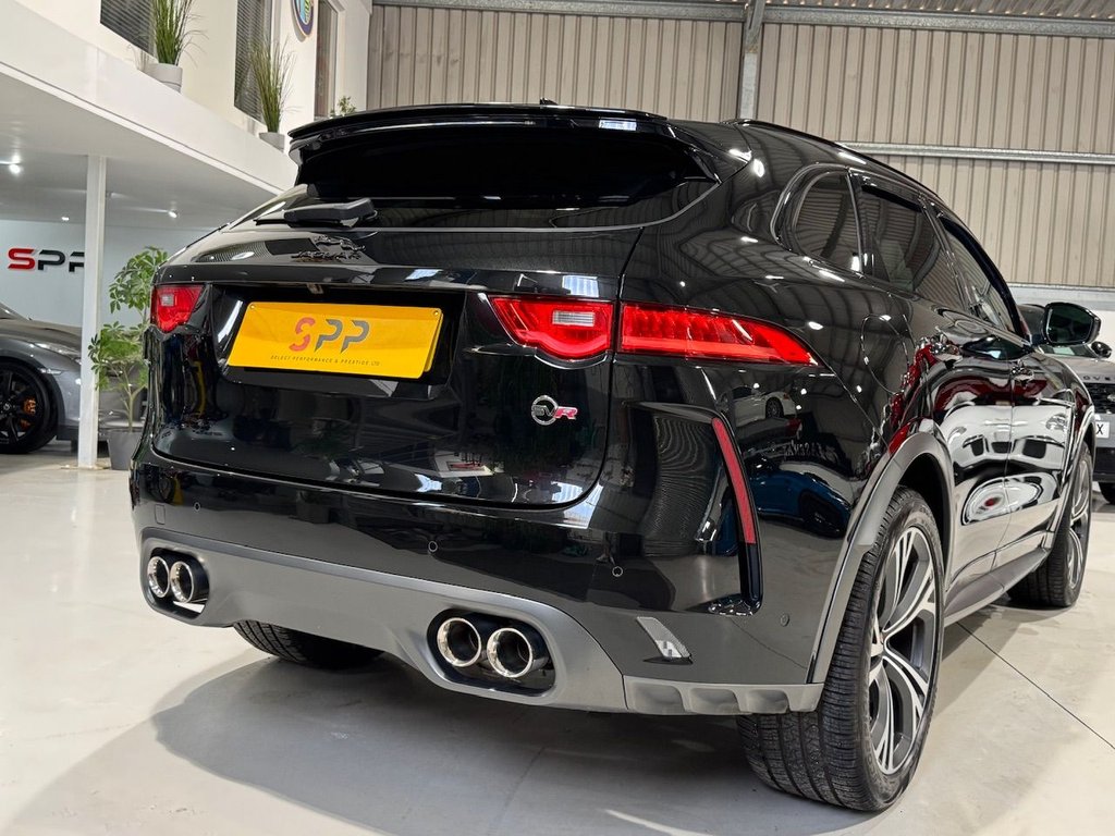 Jaguar F Pace