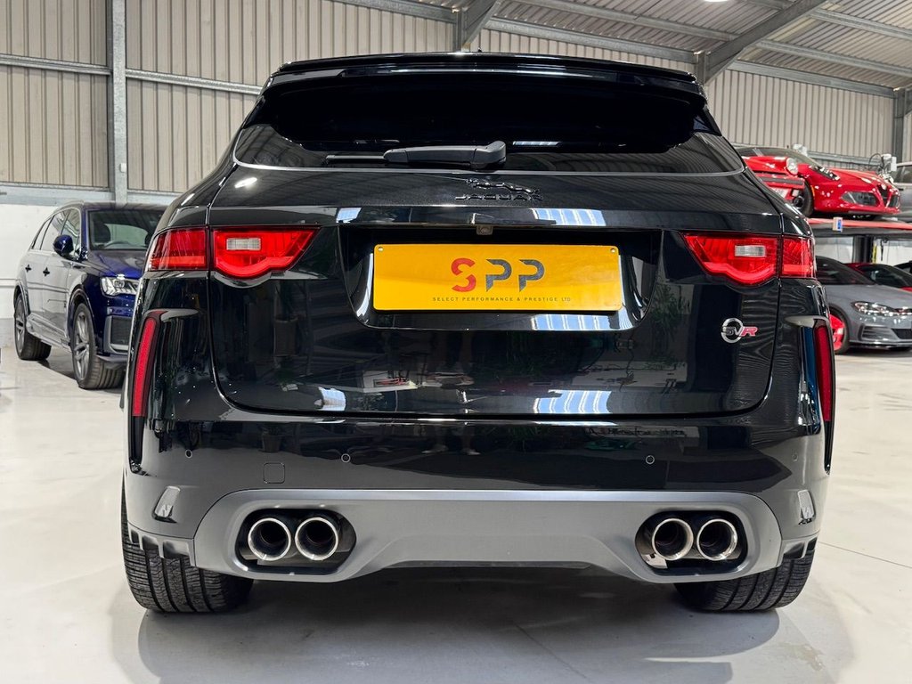Jaguar F Pace