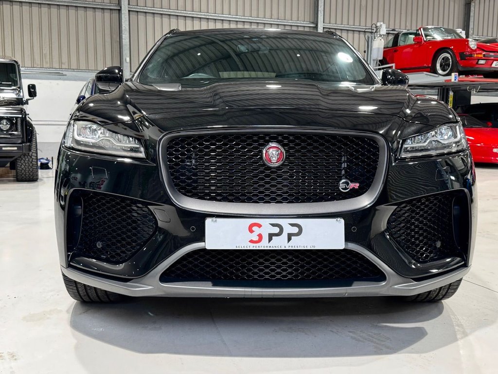 Jaguar F Pace