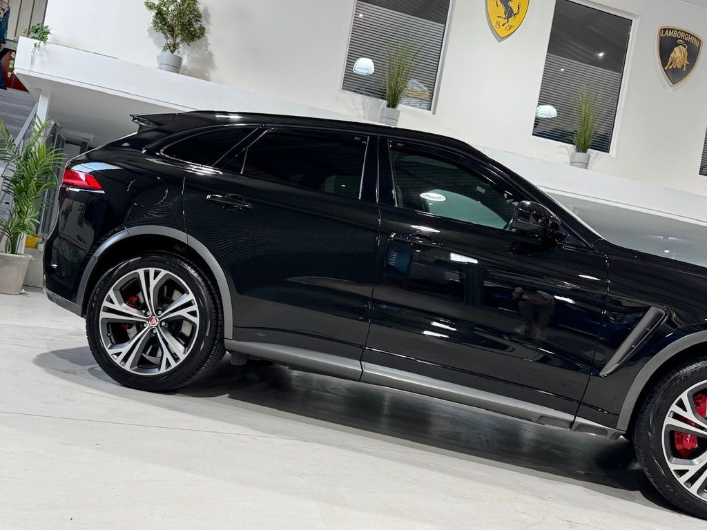 Jaguar F Pace