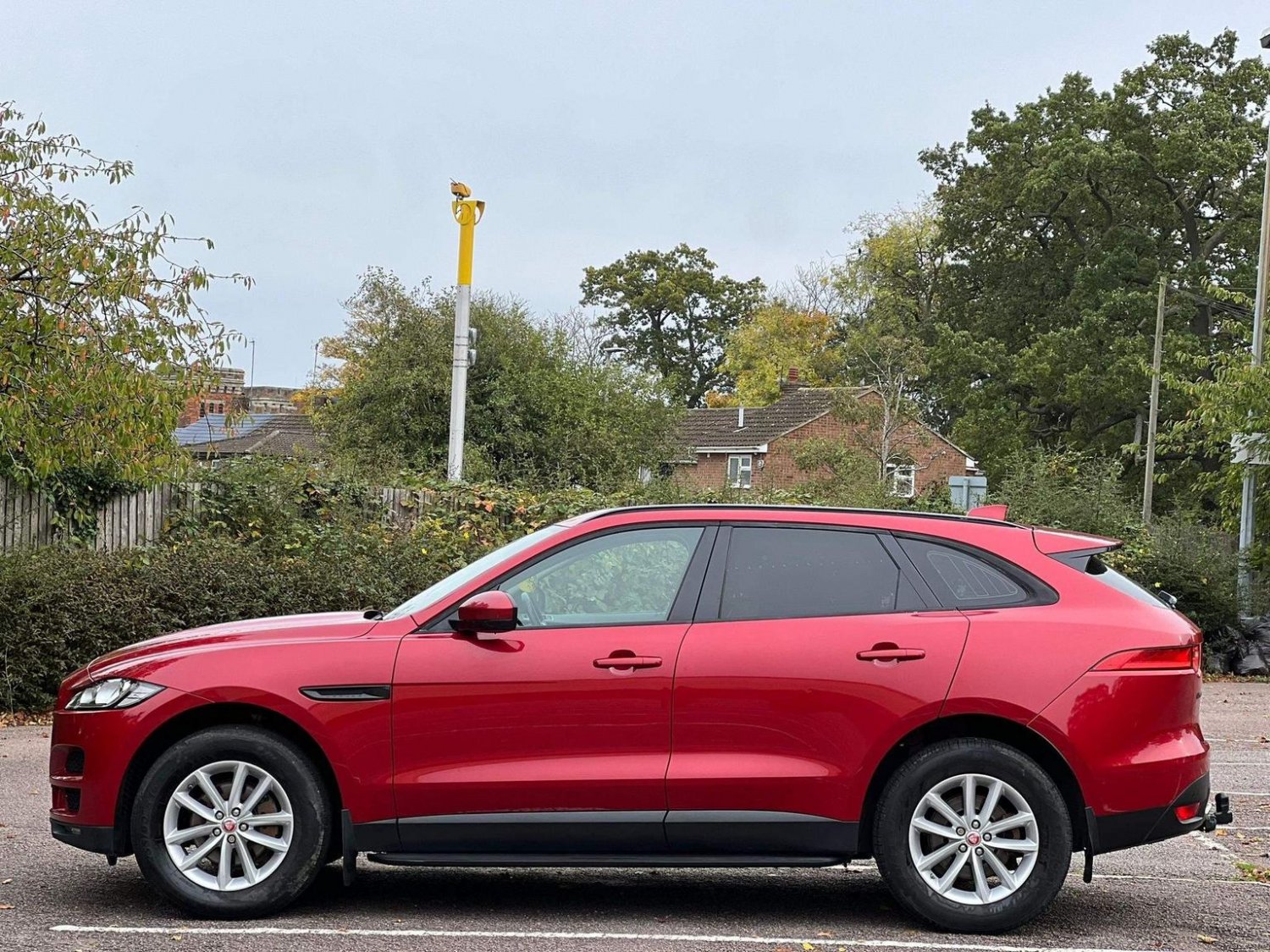 Jaguar F Pace