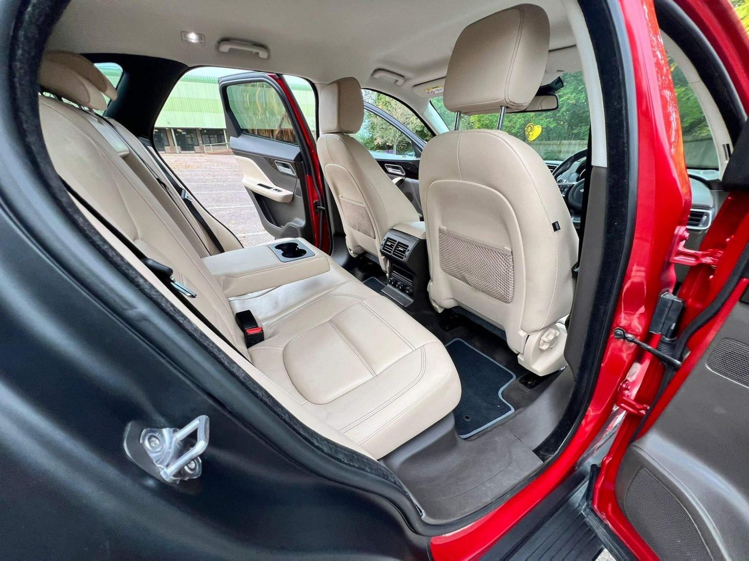 Jaguar F Pace
