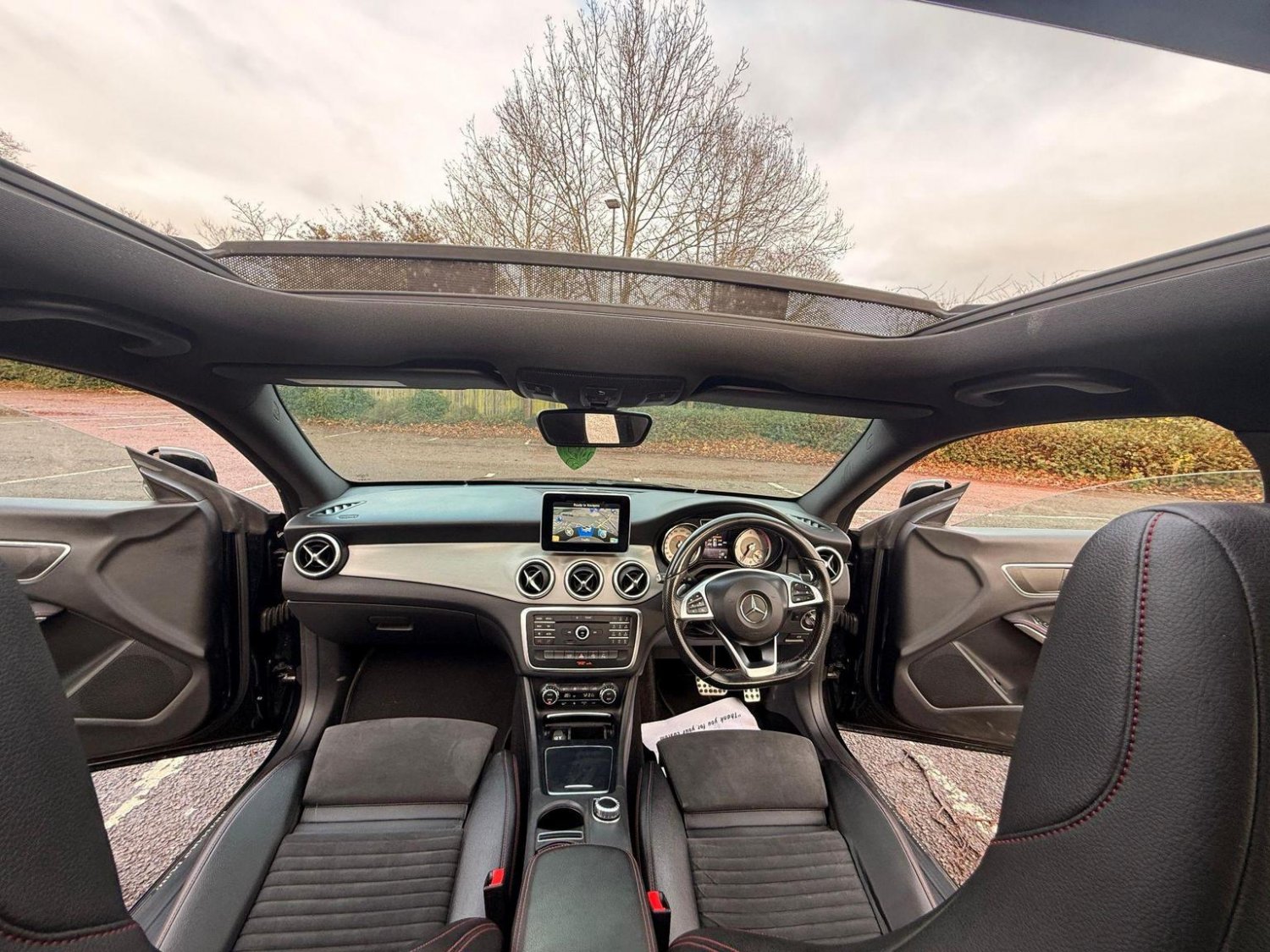 Mercedes Benz CLA
