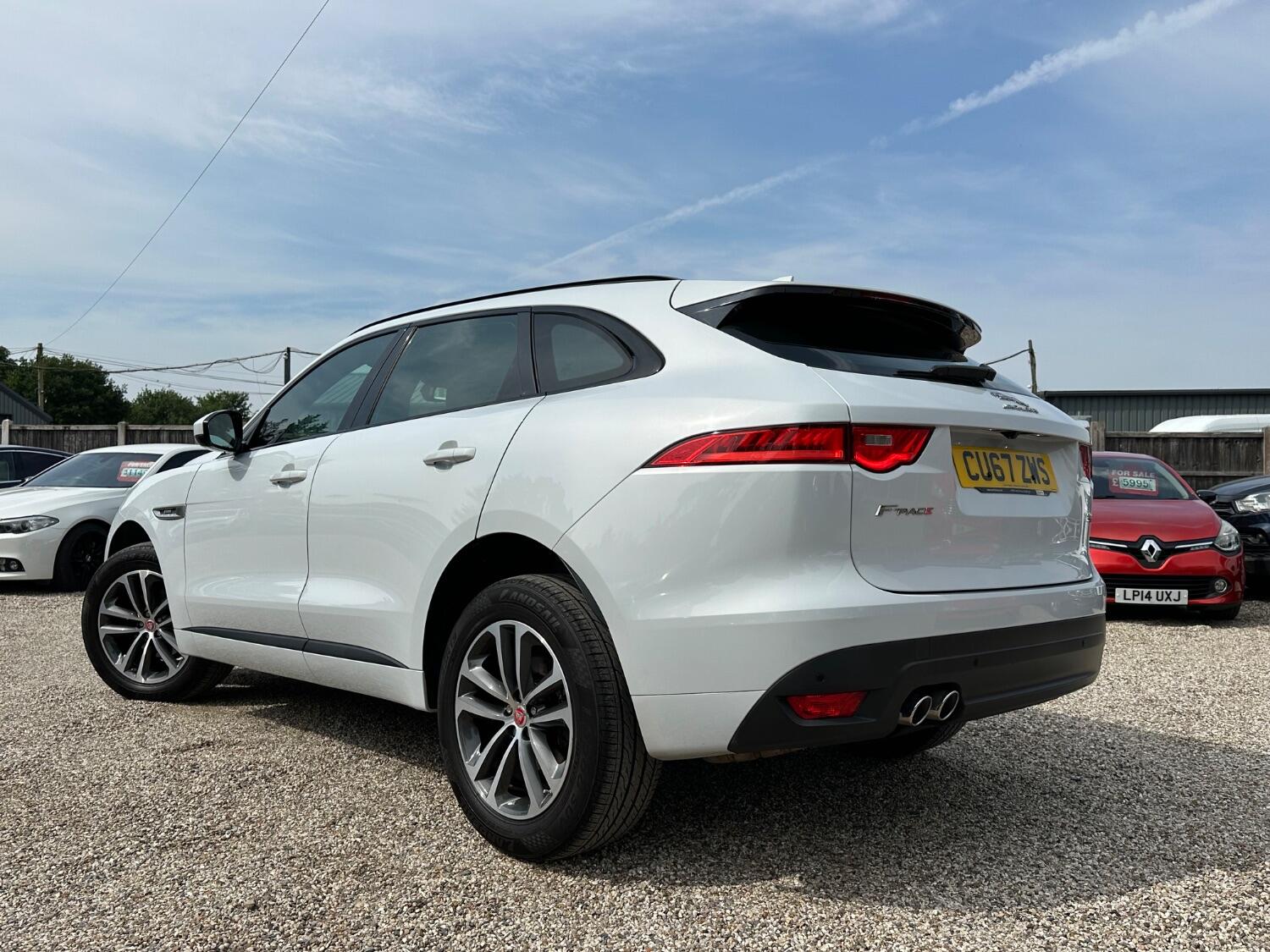 Jaguar F Pace