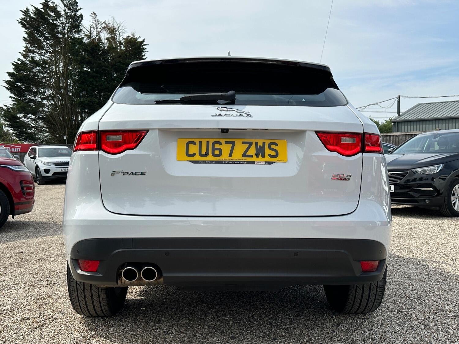 Jaguar F Pace
