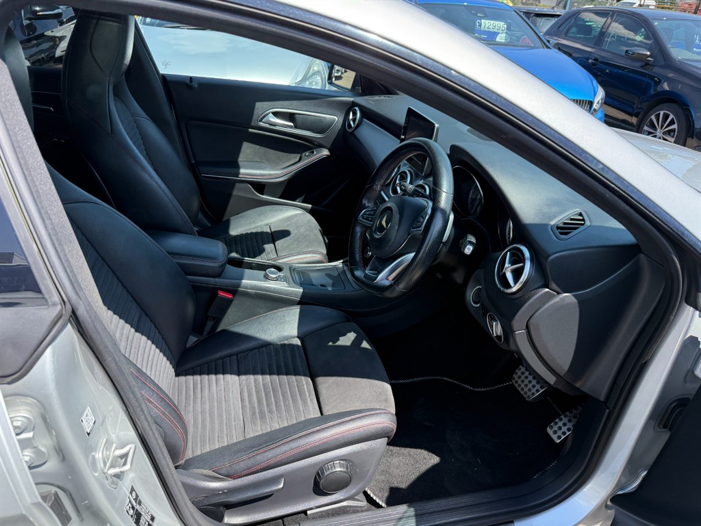 Mercedes Benz CLA