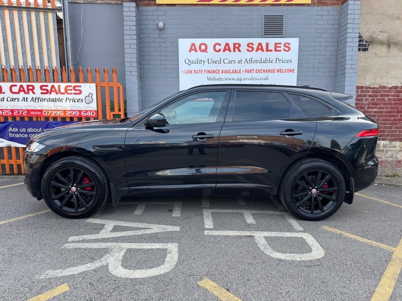 Jaguar F Pace