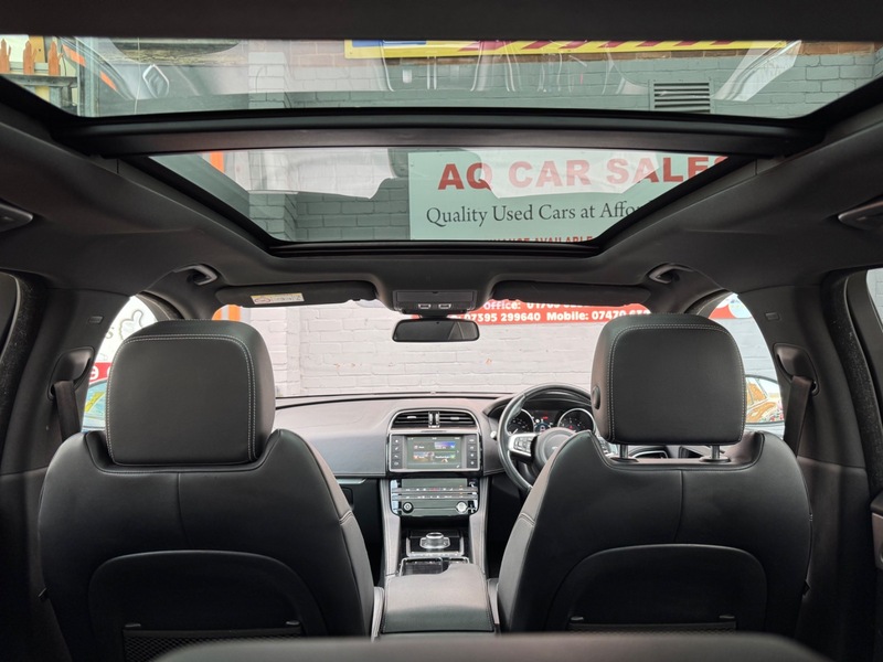 Jaguar F Pace