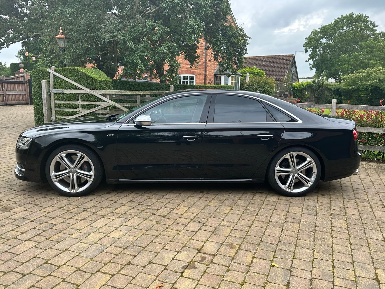 Audi S8