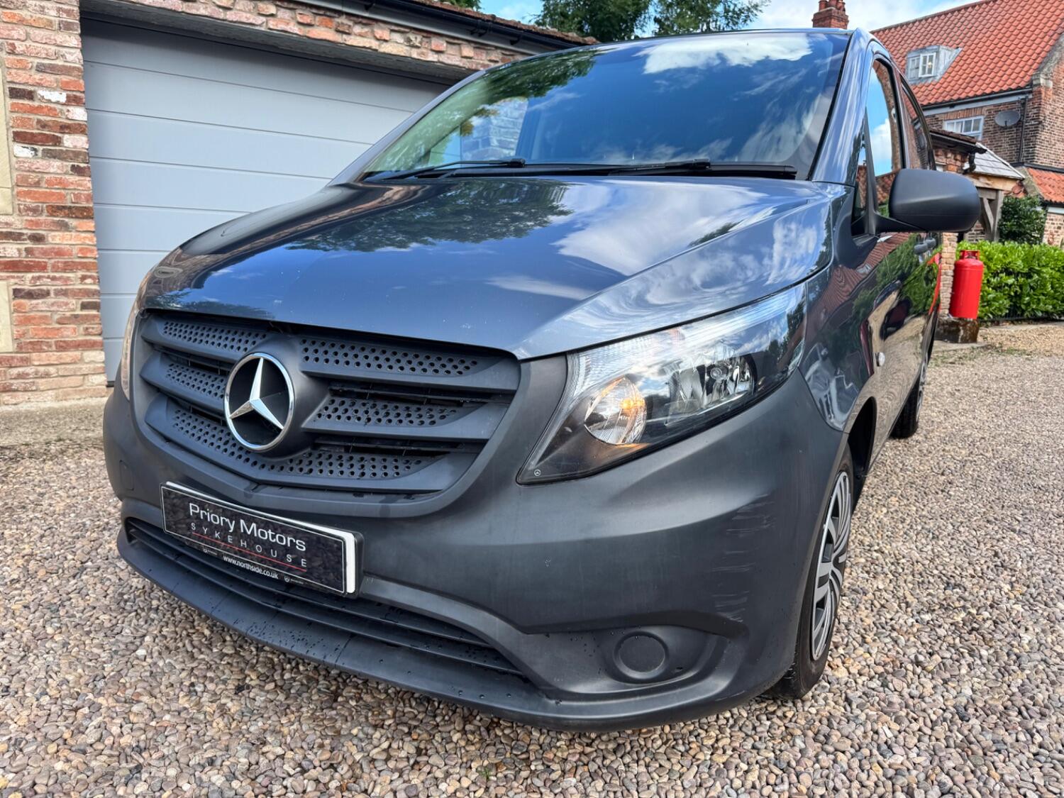 Mercedes Benz Vito
