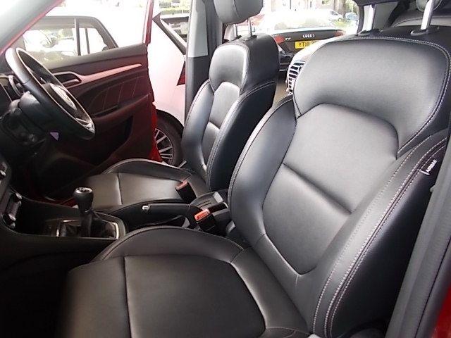 MG ZS
