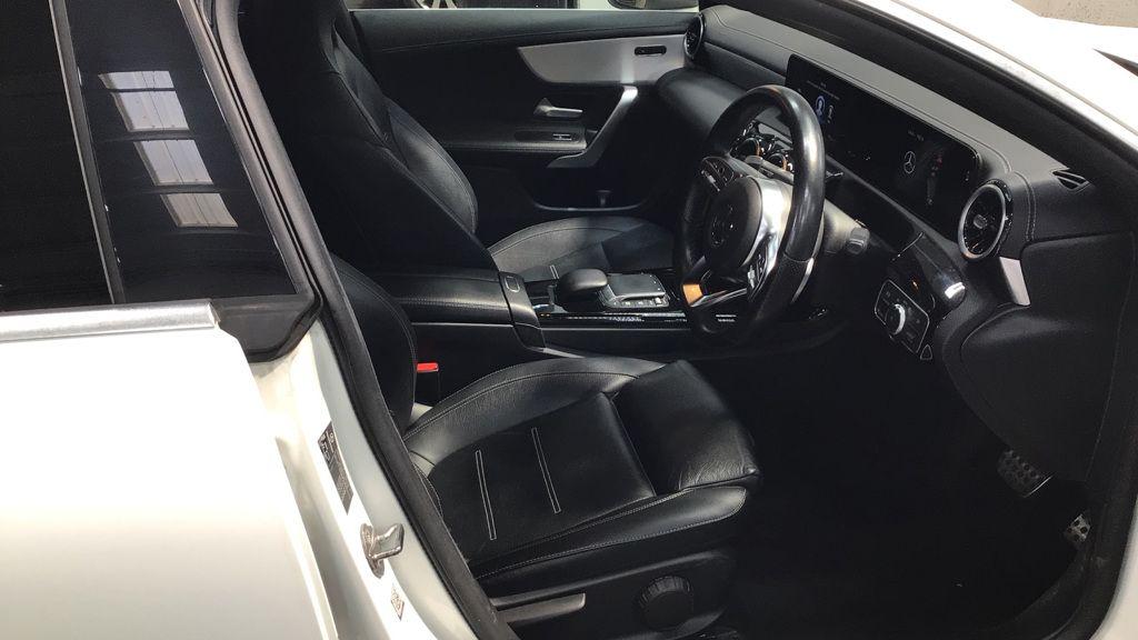 Mercedes Benz CLA