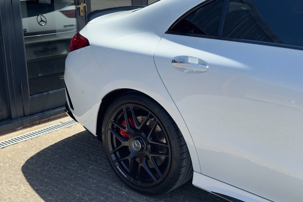 Mercedes Benz CLA