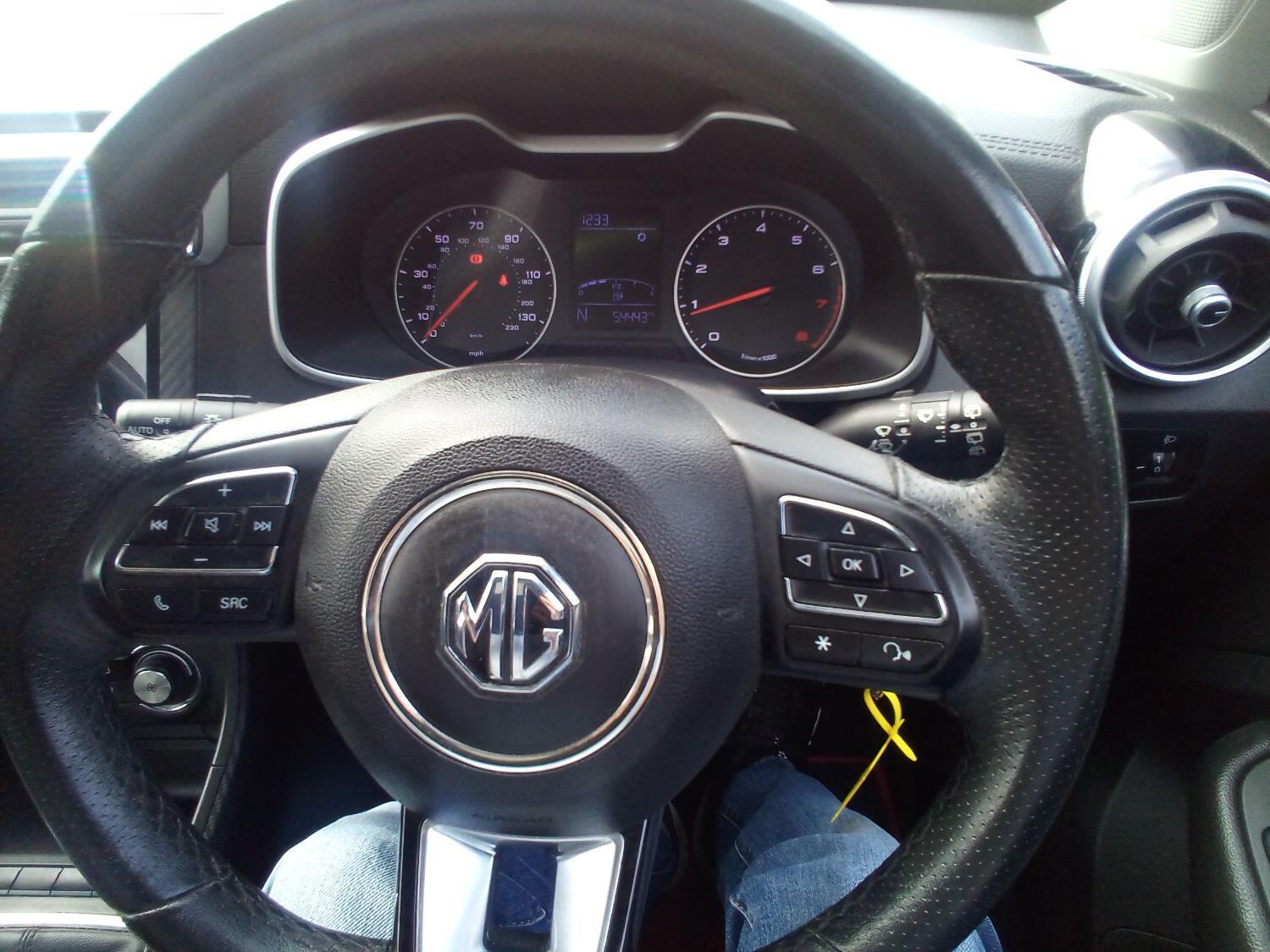 MG ZS