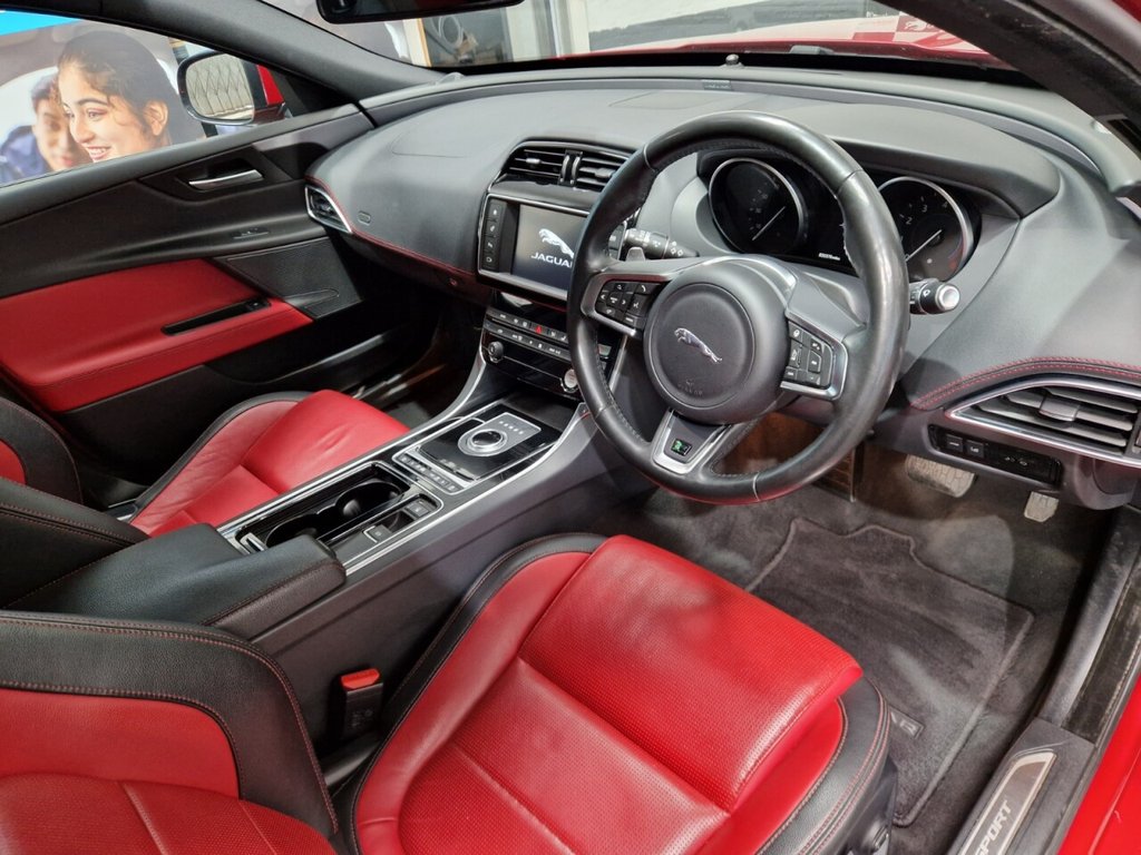 Jaguar XE