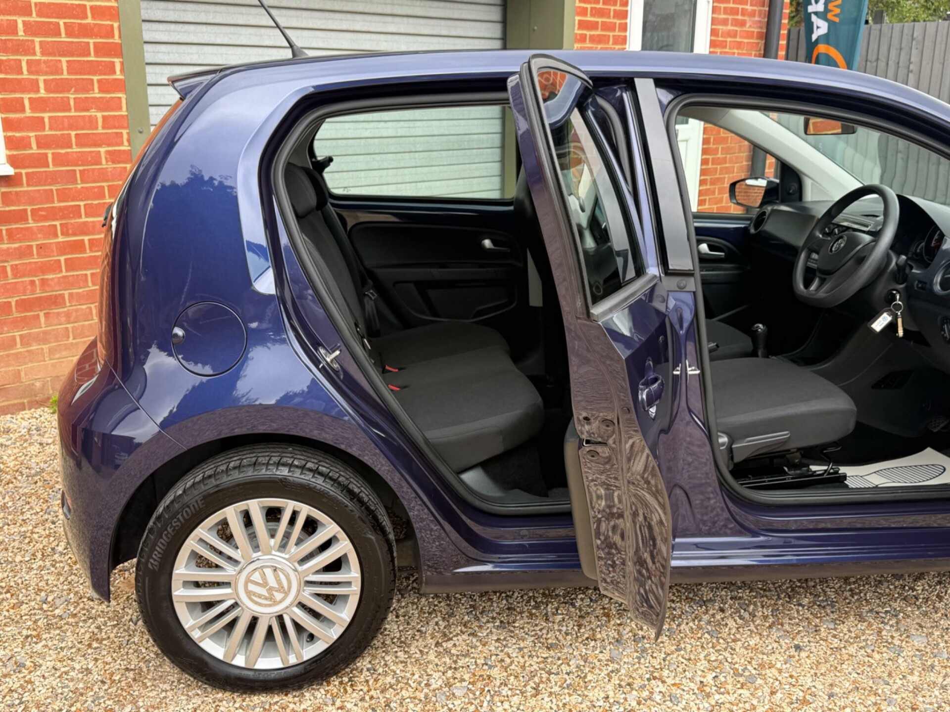Volkswagen UP