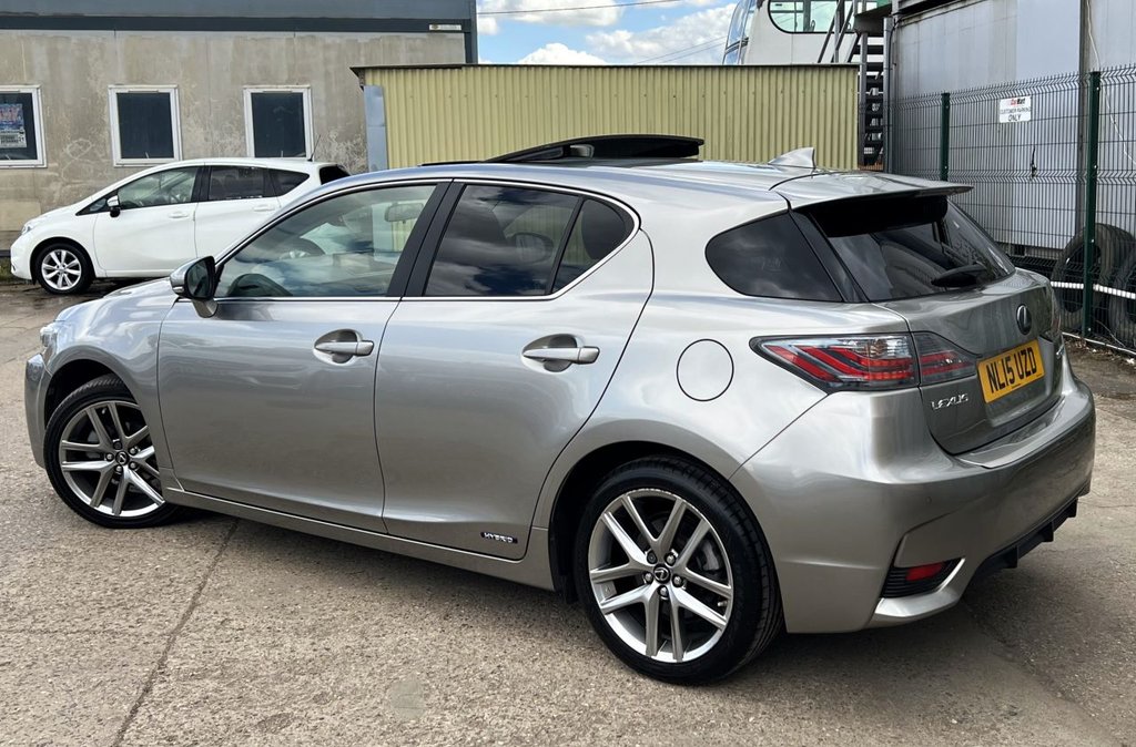Lexus CT 200h