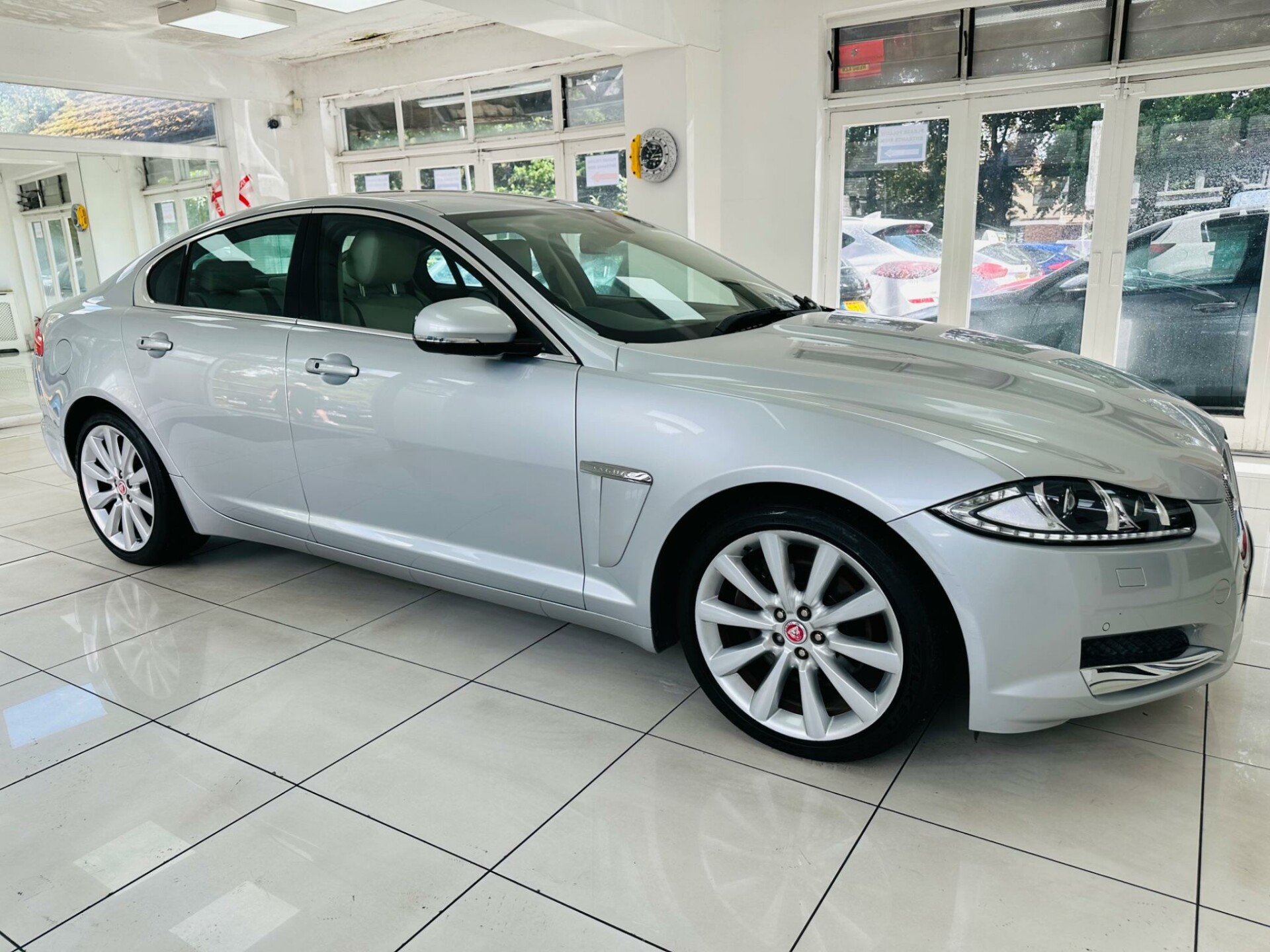 Jaguar XF