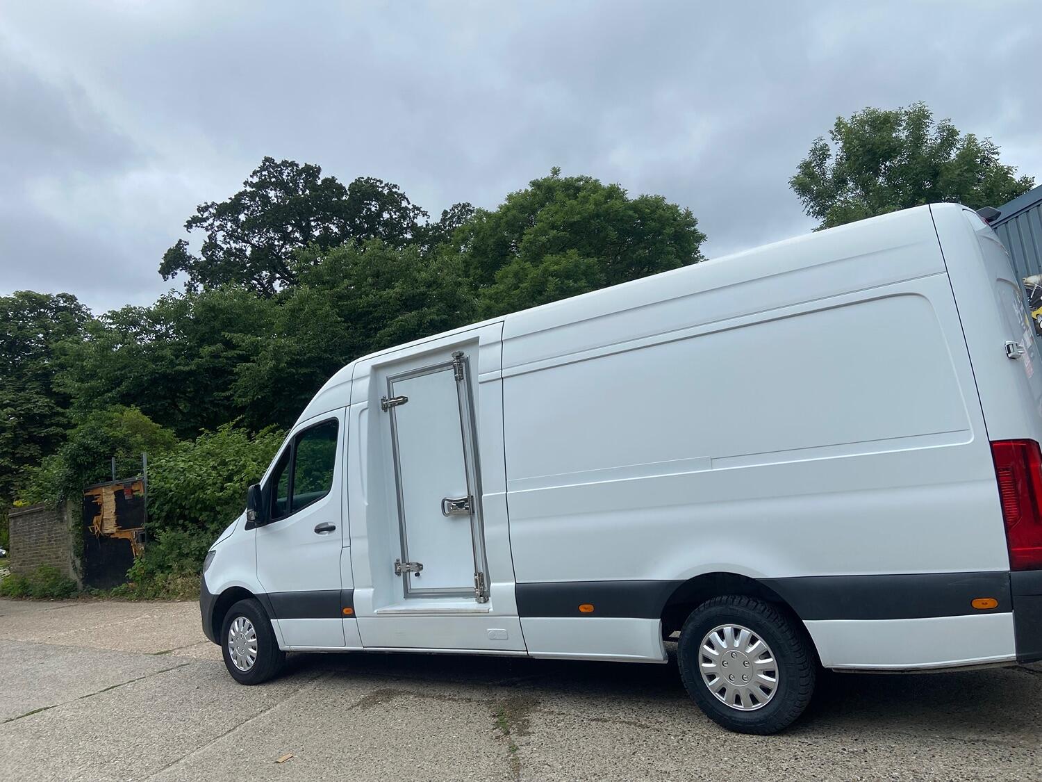 Mercedes Benz Sprinter