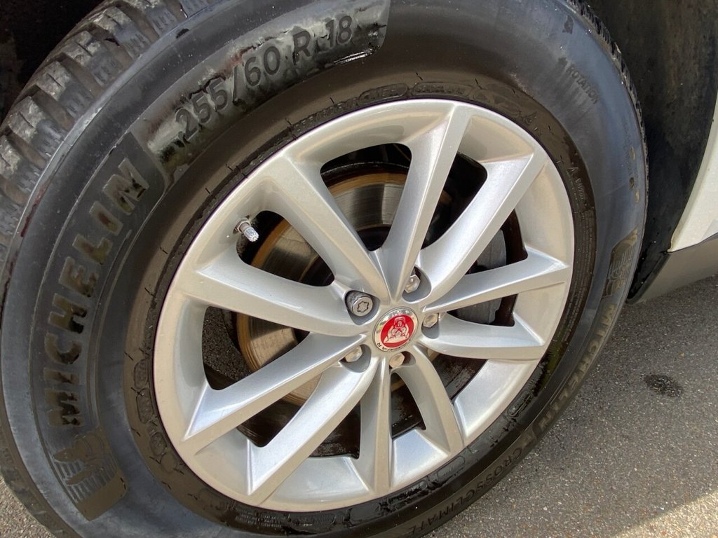 Jaguar F Pace