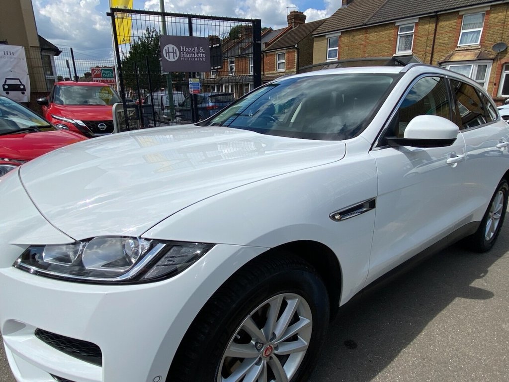 Jaguar F Pace
