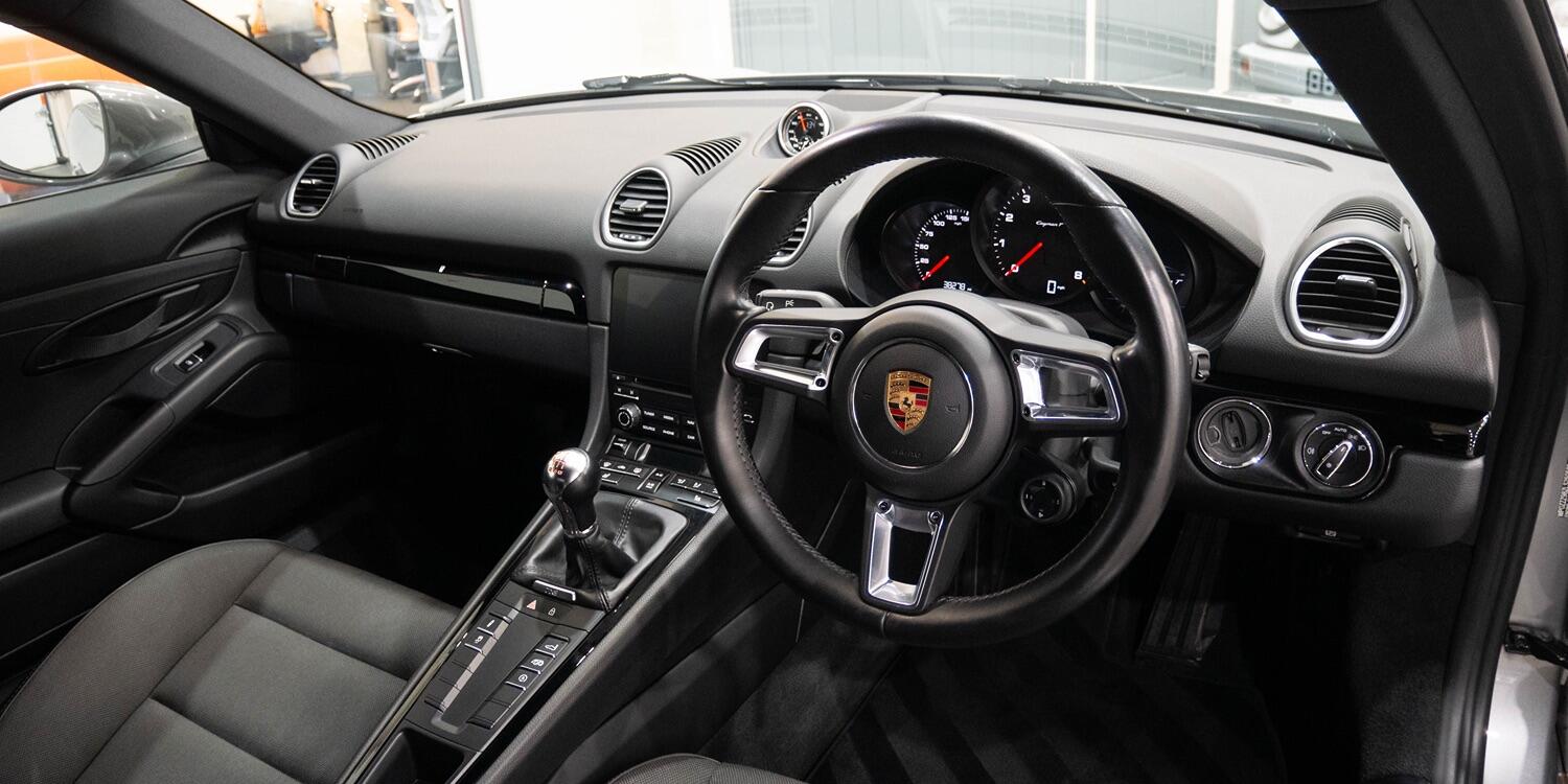 Porsche 718