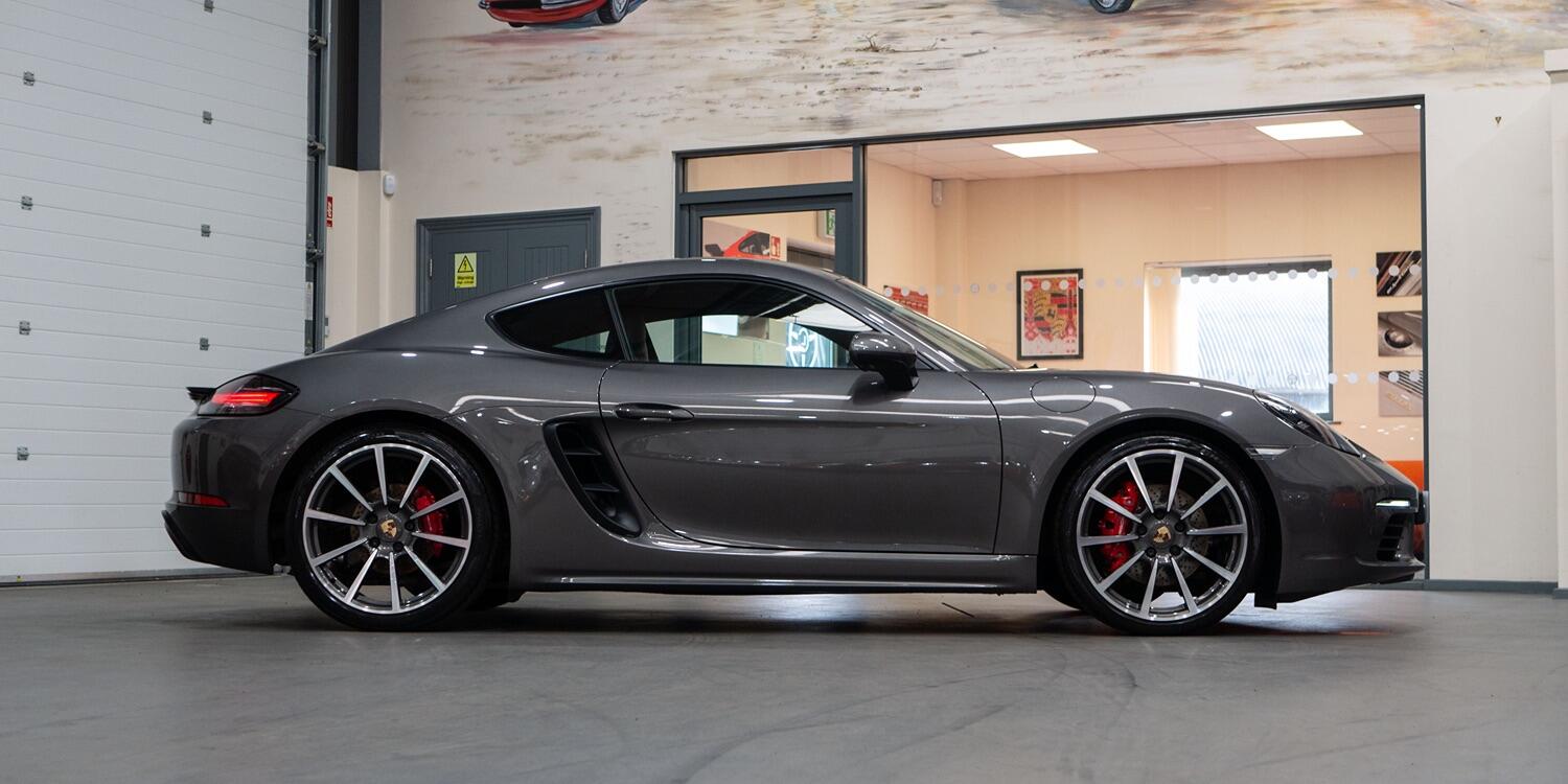 Porsche 718