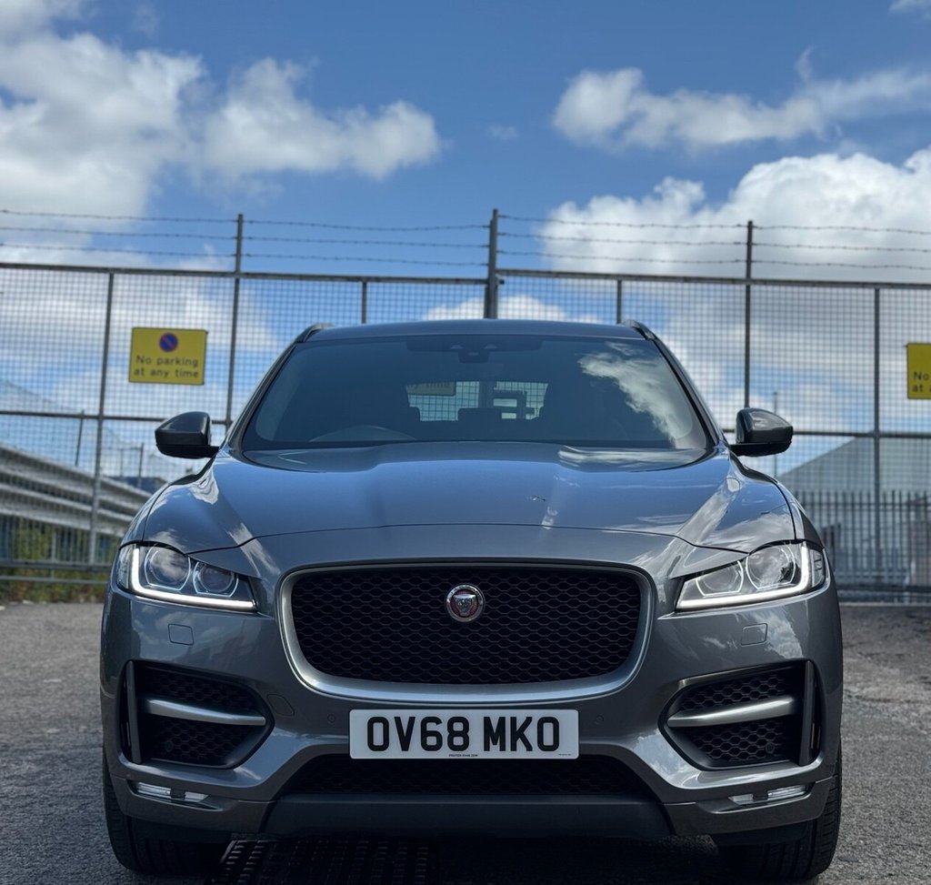 Jaguar F Pace