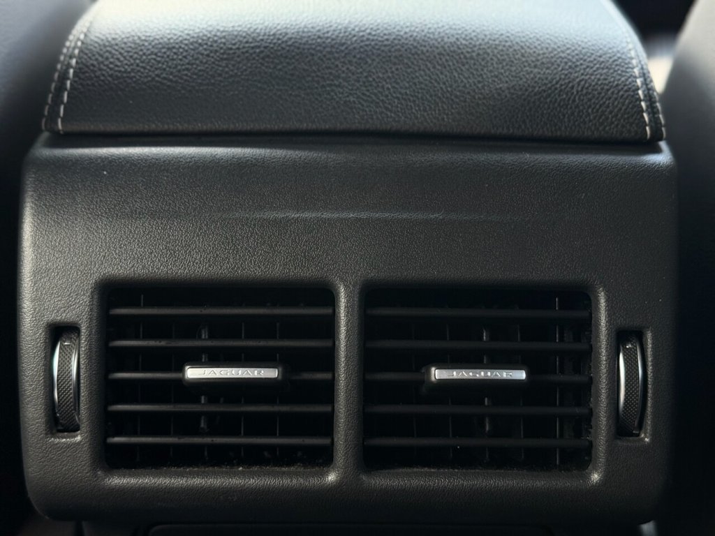 Jaguar F Pace